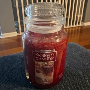 Yankee candle 22oz  classic candle, never used